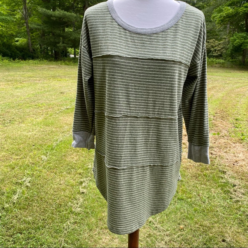MOD O DOC TOP TEE TUNIC GREEN GRAY STRIPE 3/4 SLEEVE ROUND NECK SIZE M